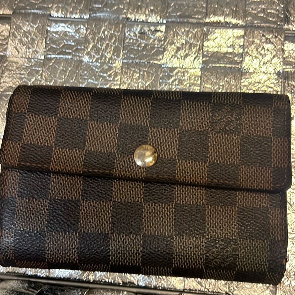 Authentic Louis Vuitton Damier Ebene  snap wallet